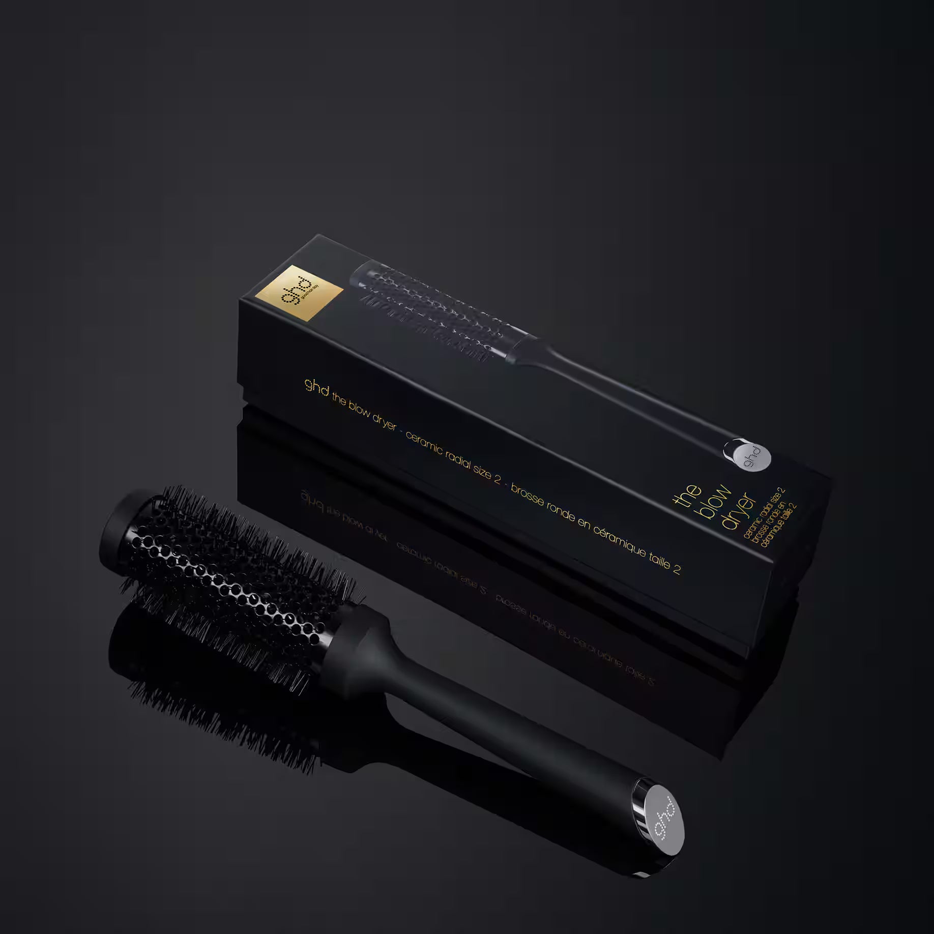 فرشاة شعر سيراميكية بفتحات تهوية من Ghd، مقاس شعاعي 2